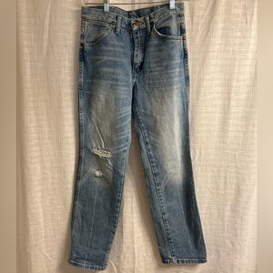 Wrangler 100% Cotton high rise denim never worn. Size 29x32